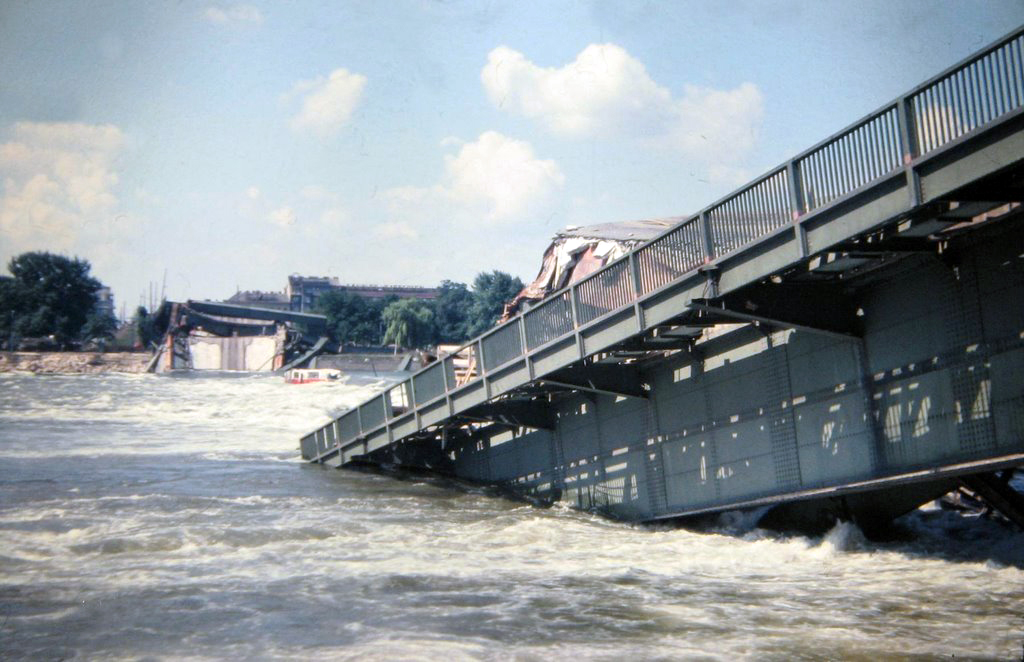Vienna-reichsbruecke-collapse5